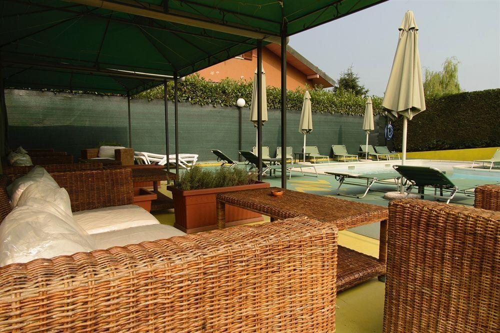 Front Hotel Motel Residence S מראה חיצוני תמונה