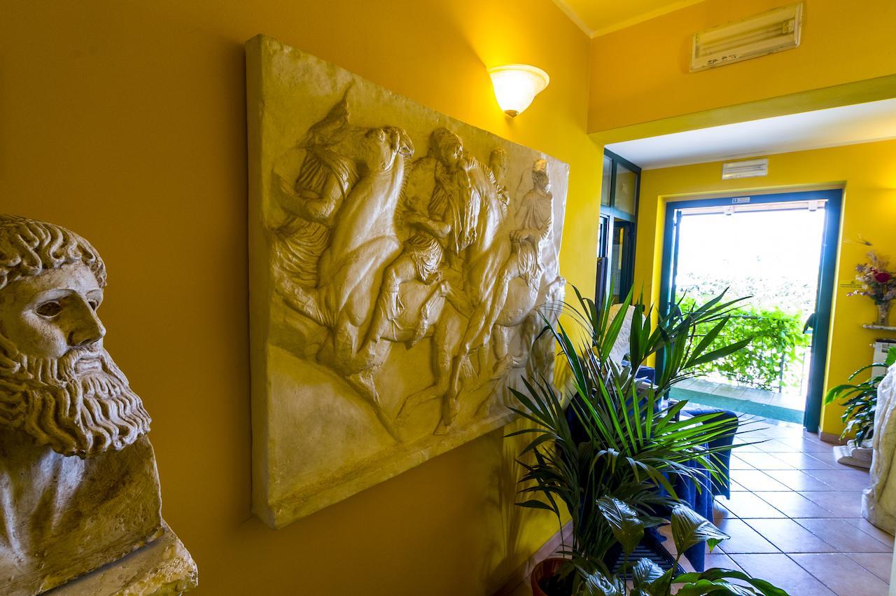 Front Hotel Motel Residence S מראה חיצוני תמונה